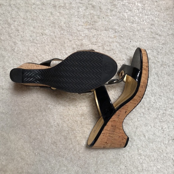 Etienne Aigner NWOT black dress slides, gold and black button design ,size 8 1/2 - Picture 4 of 4